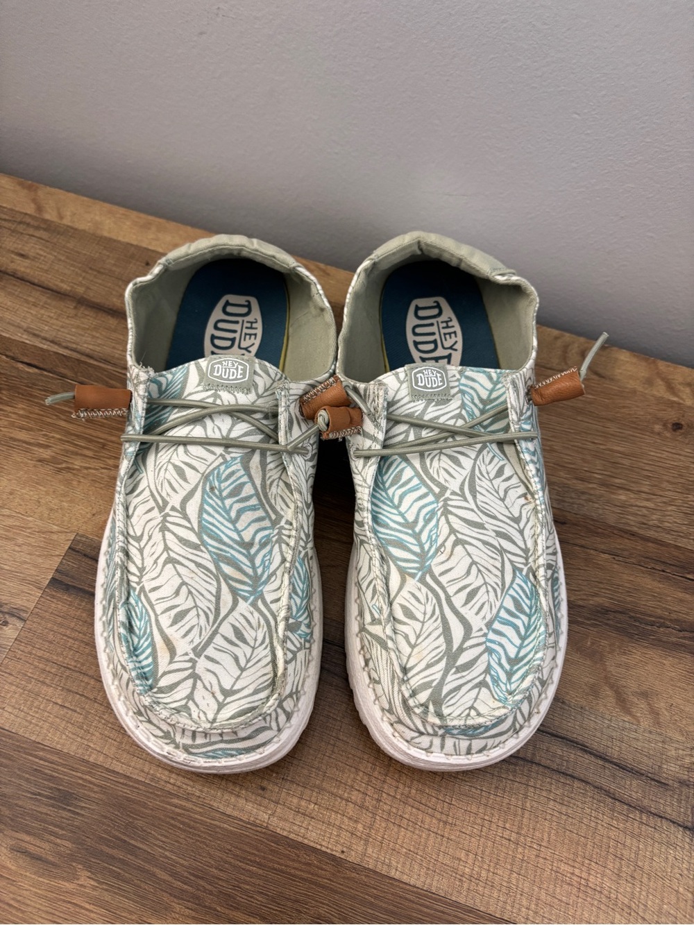 Hey Dude Wendy Tropical Loafers Slip On Comfort Shoes - Picture 6 of 10